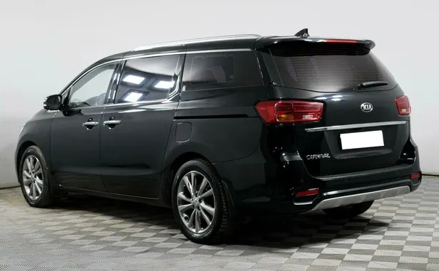 Kia Carnival