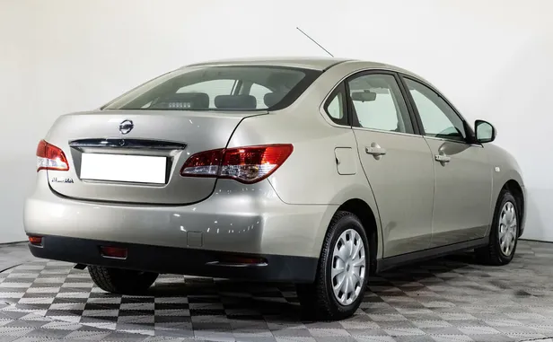 Nissan Almera